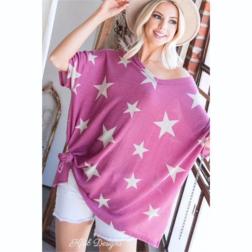 ❤️LAST 1! V Neck Magenta Star ⭐️ Print Oversized Top with Side Slits! - Picture 4 of 9